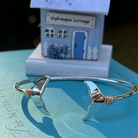 Eden Hand Arts Whale Tail Bracelet - Picture 10 of 10
